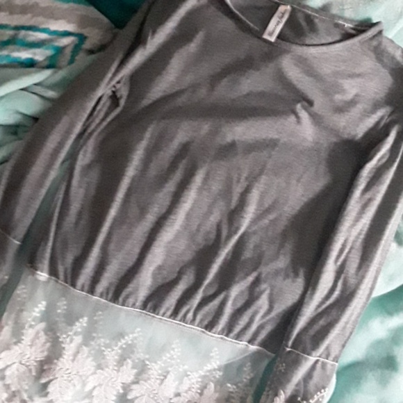 Grey long sleeve with lace detail - Picture 1 of 1